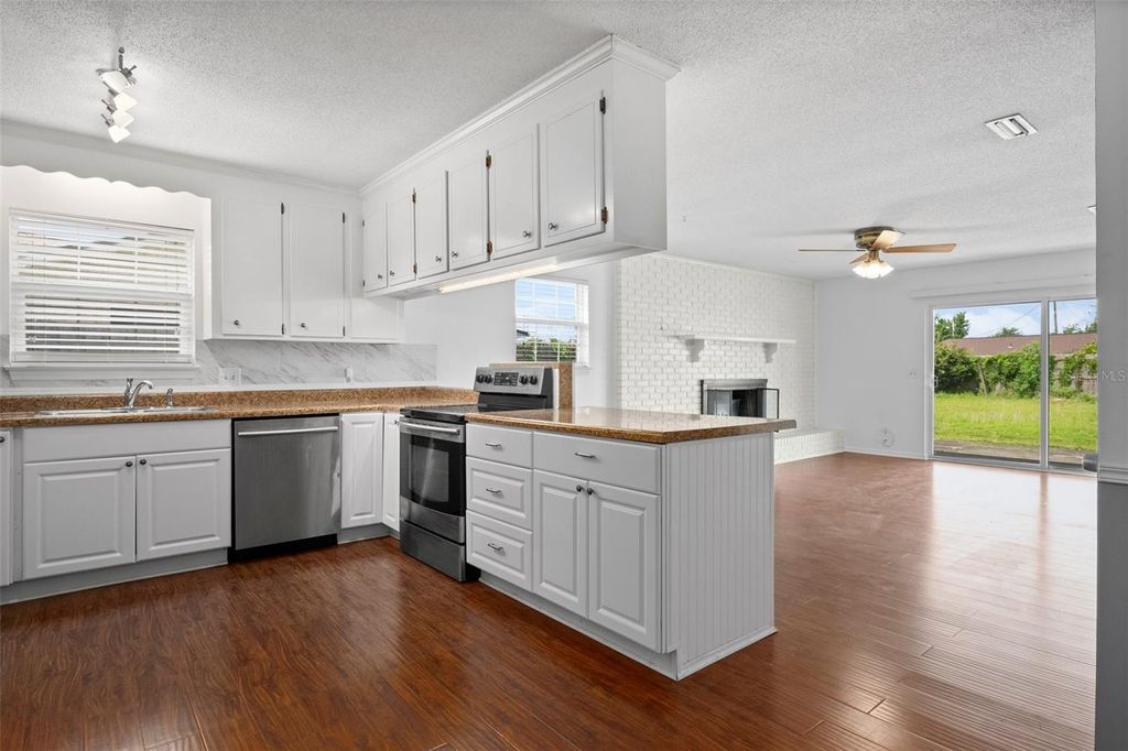 Photo of 2807 Gordon Street N, Panama City, FL 32405 (MLS # O6393338)