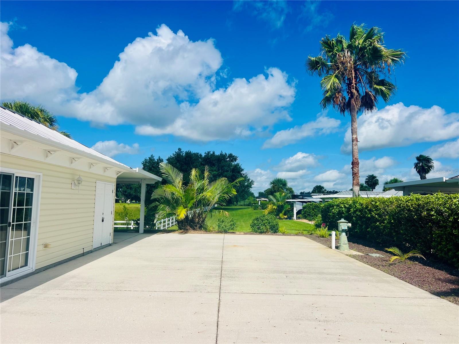 FLORIDA GRANDE MOTOR COACH RESIDENCE - Land