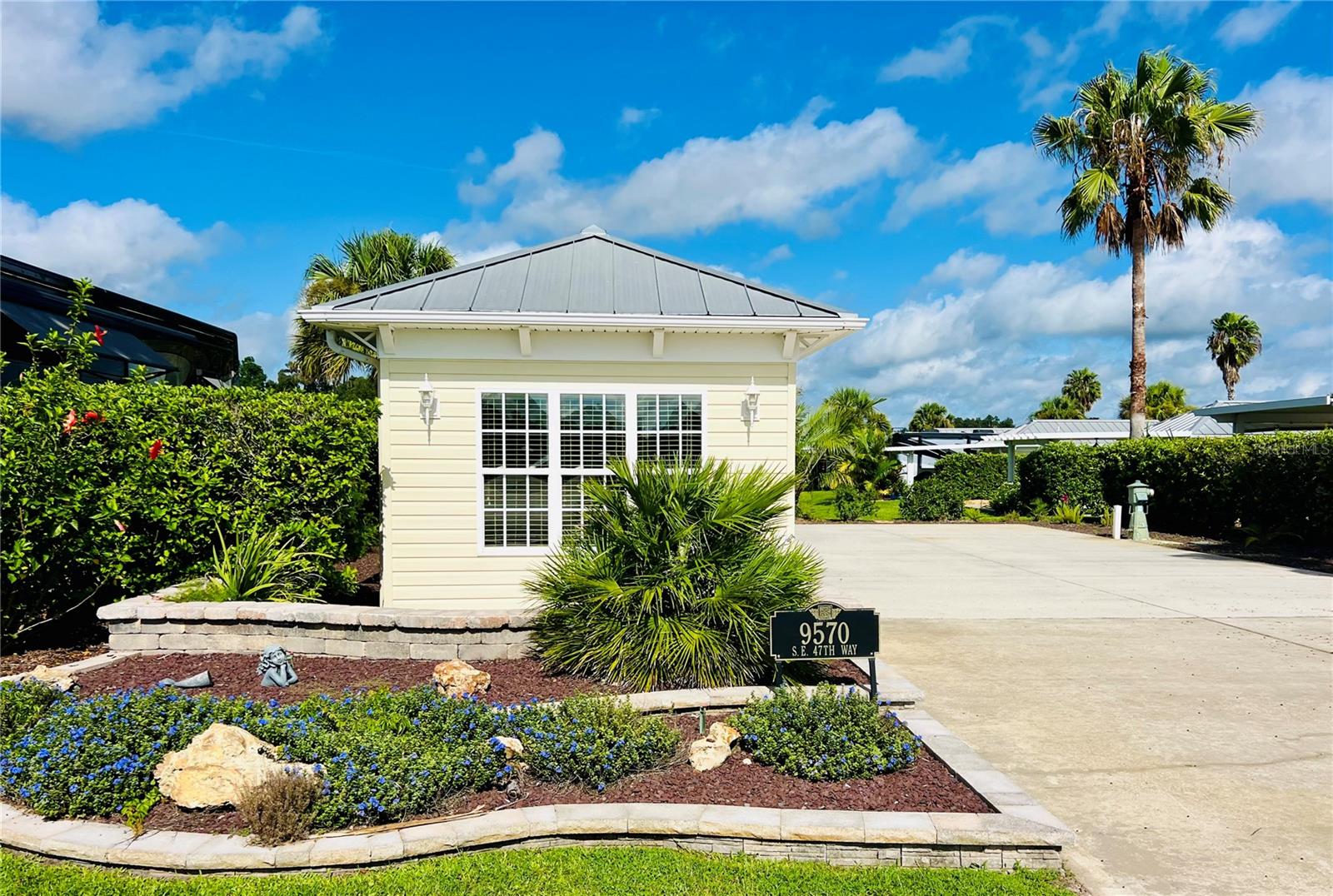 FLORIDA GRANDE MOTOR COACH RESIDENCE - Land