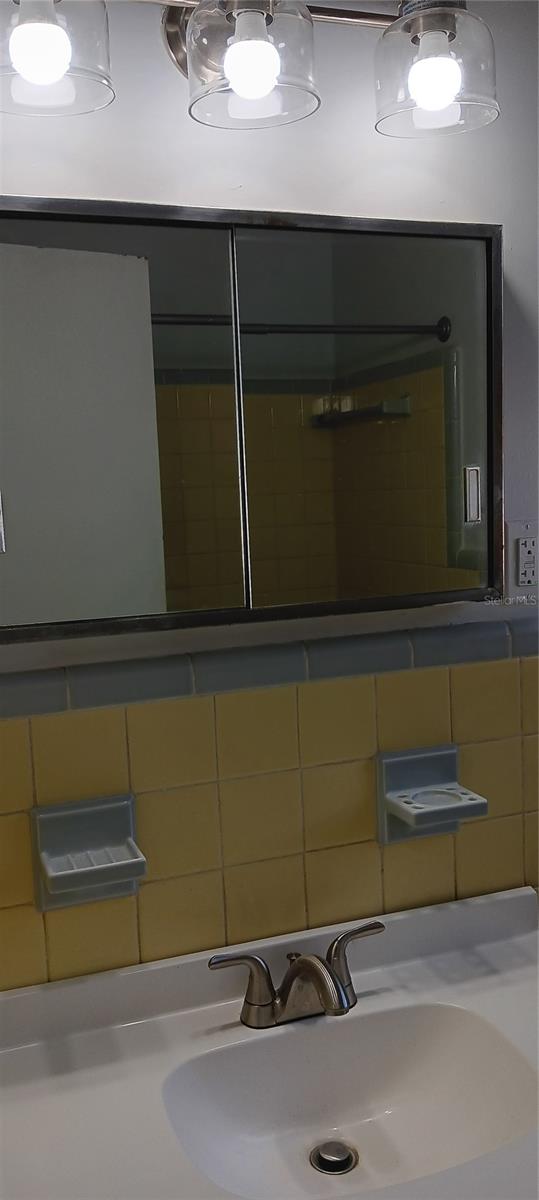 BREEZY ACRES - Residential