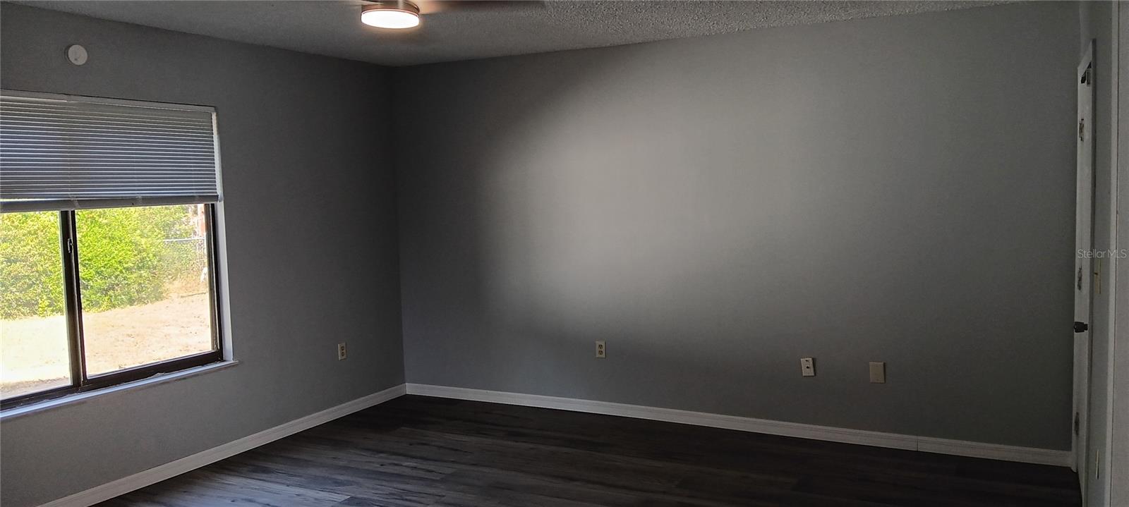 BREEZY ACRES - Residential