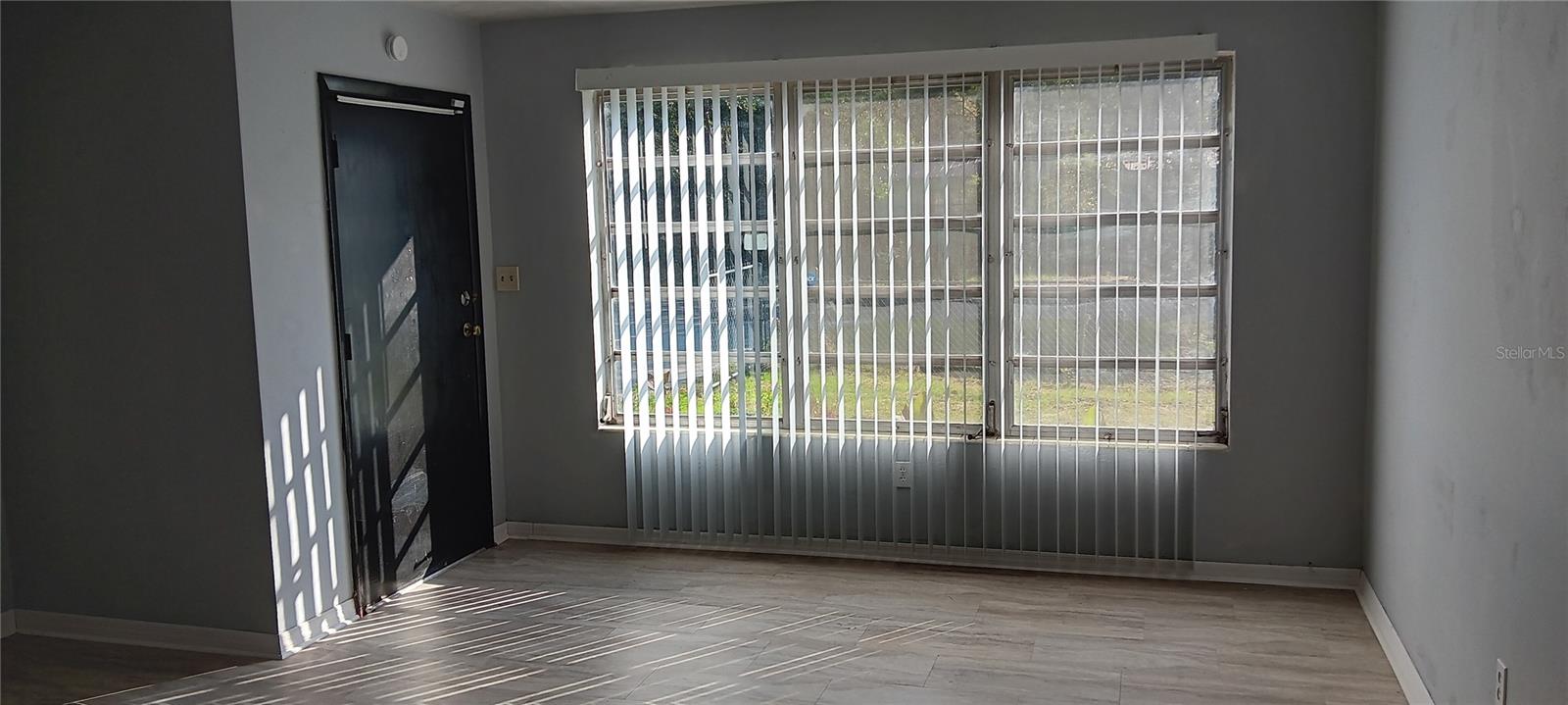 BREEZY ACRES - Residential