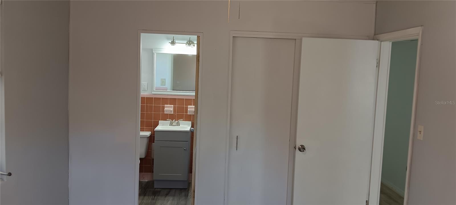 BREEZY ACRES - Residential