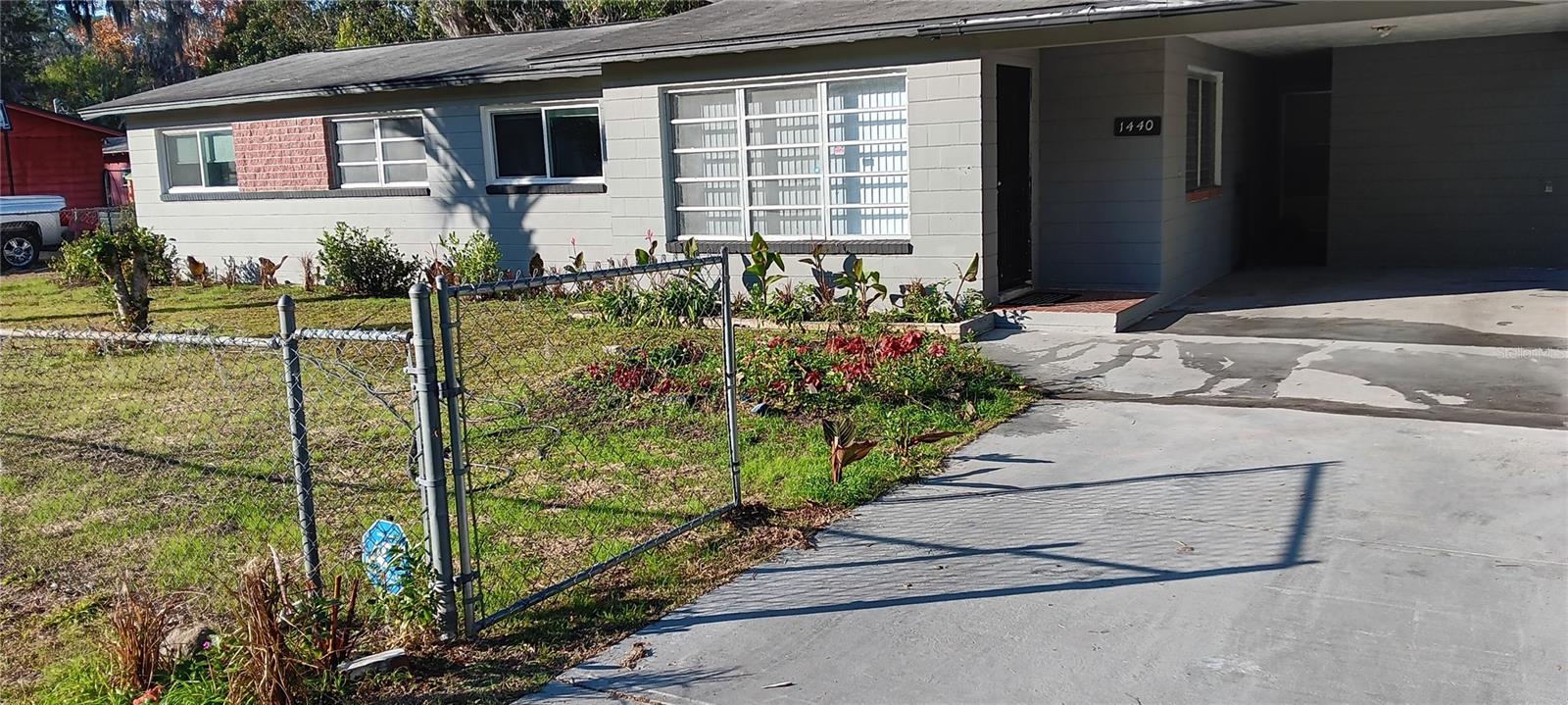 BREEZY ACRES - Residential