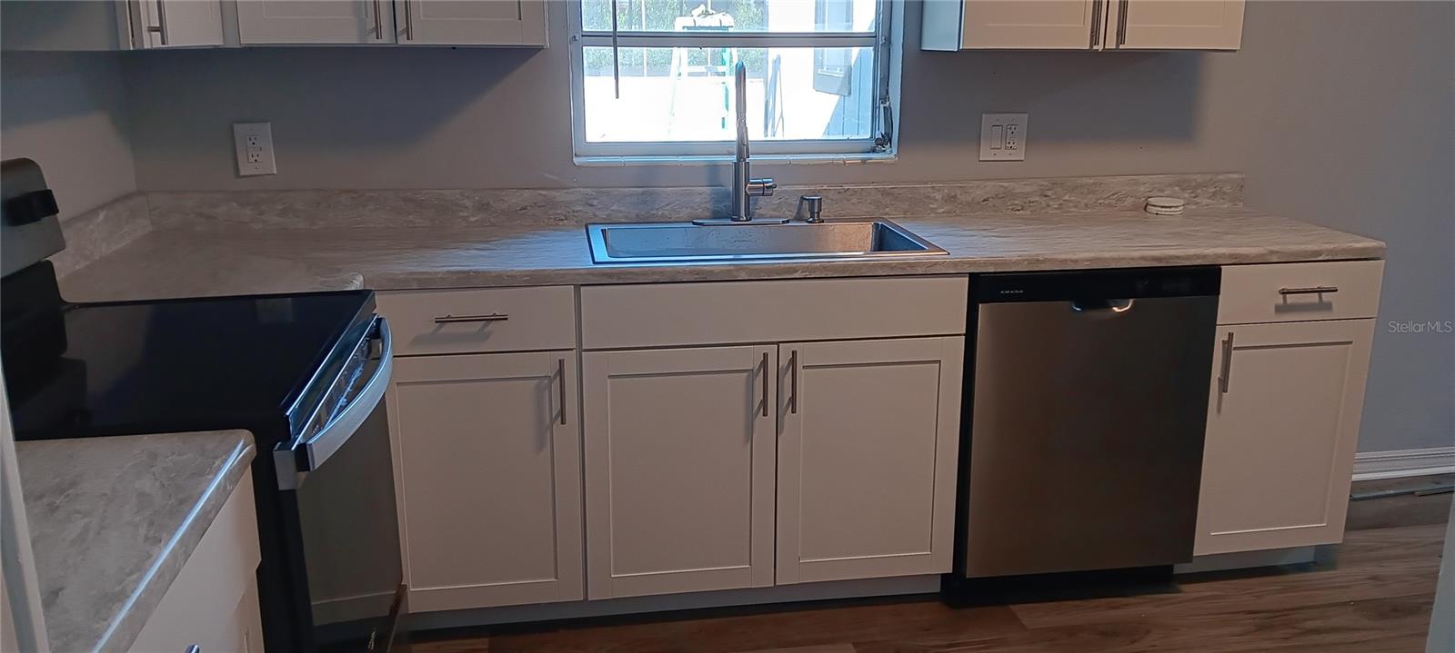 BREEZY ACRES - Residential