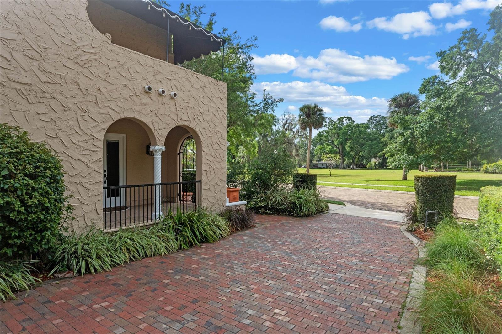 511 WOODLAWN BOULEVARD