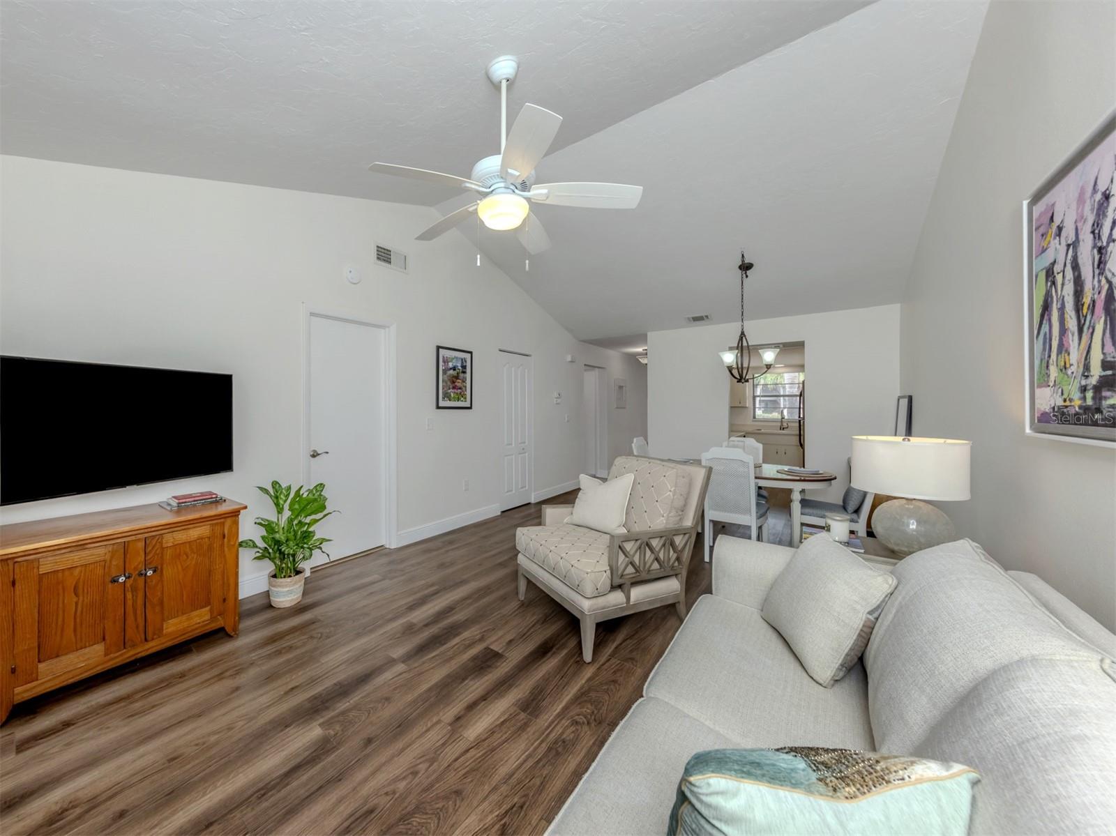 PAR FOUR - Residential