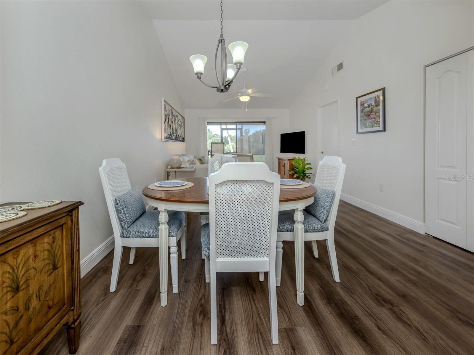 PAR FOUR - Residential