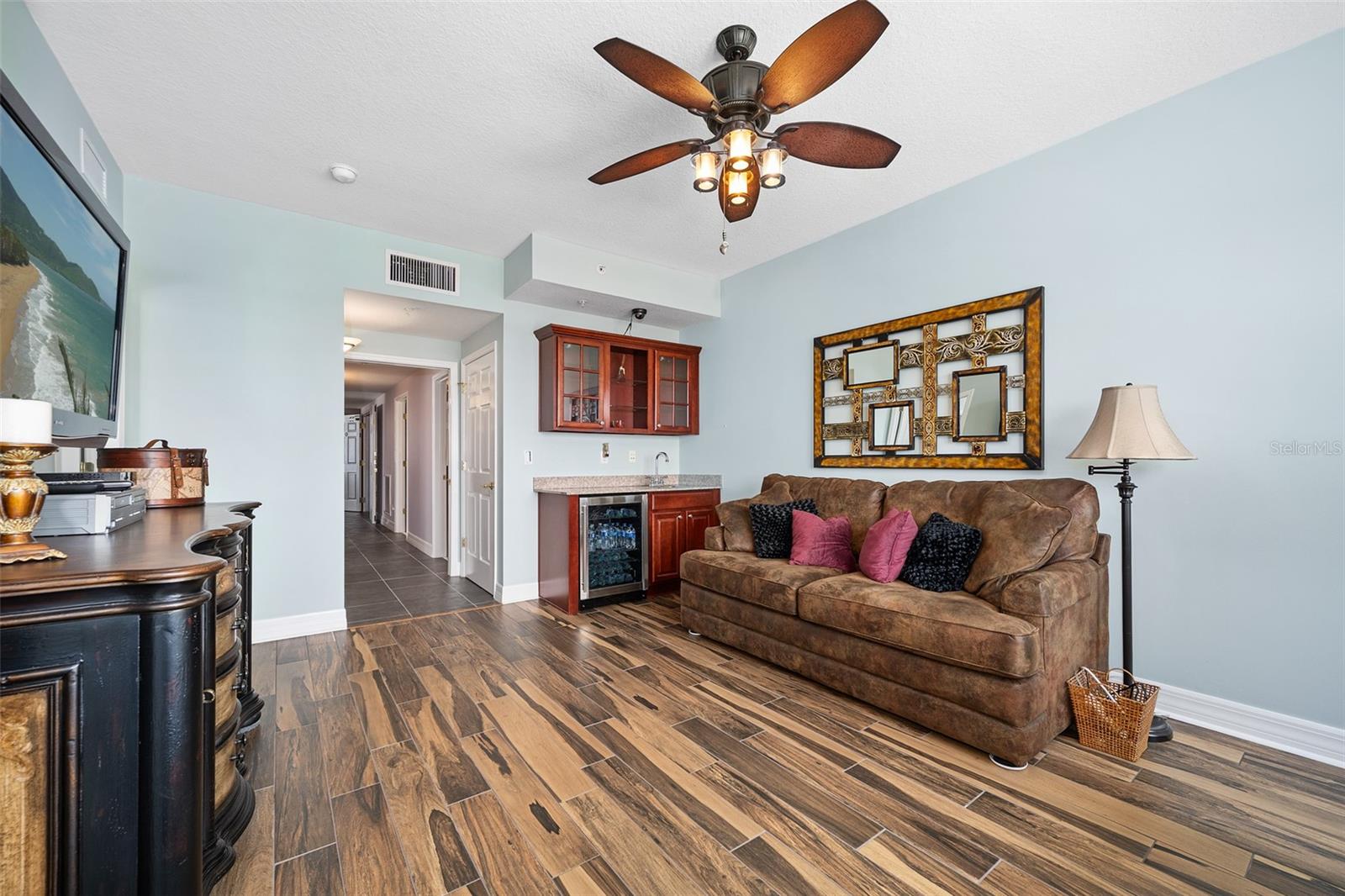 KINGSTON TOWER CONDO - Residential