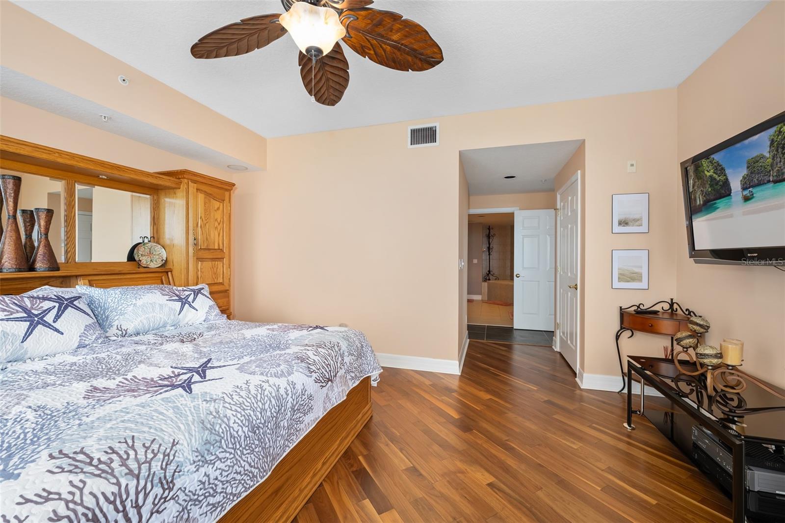 KINGSTON TOWER CONDO - Residential