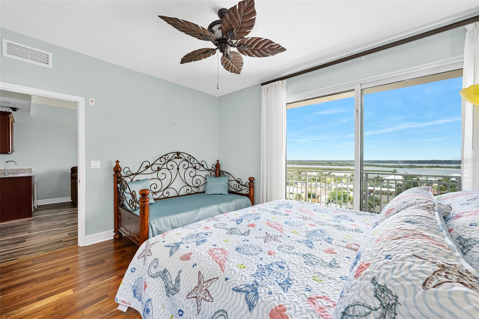 KINGSTON TOWER CONDO - Residential