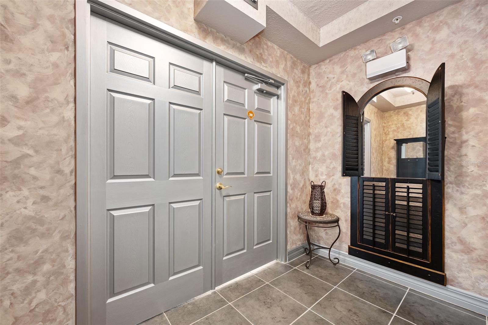 KINGSTON TOWER CONDO - Residential