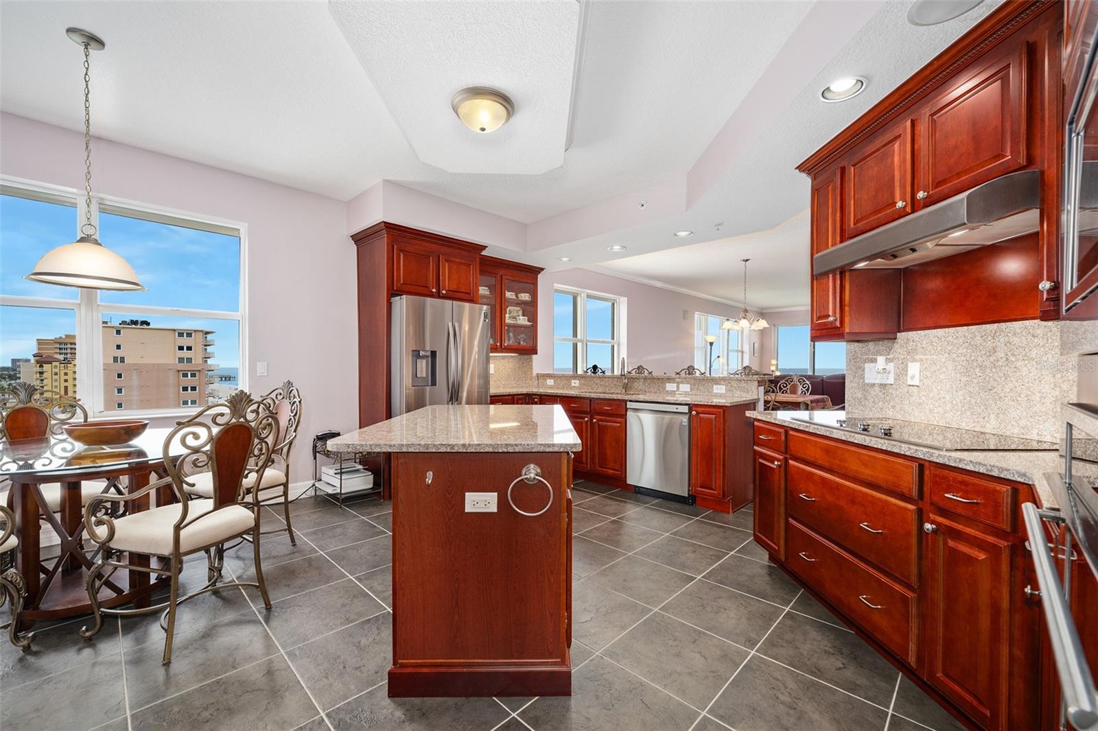 KINGSTON TOWER CONDO - Residential