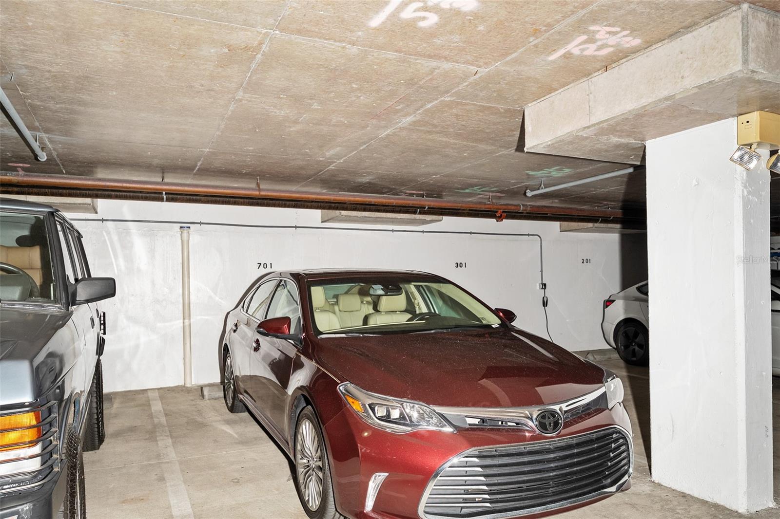 KINGSTON TOWER CONDO - Residential