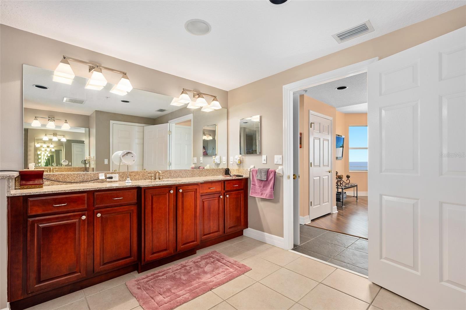 KINGSTON TOWER CONDO - Residential