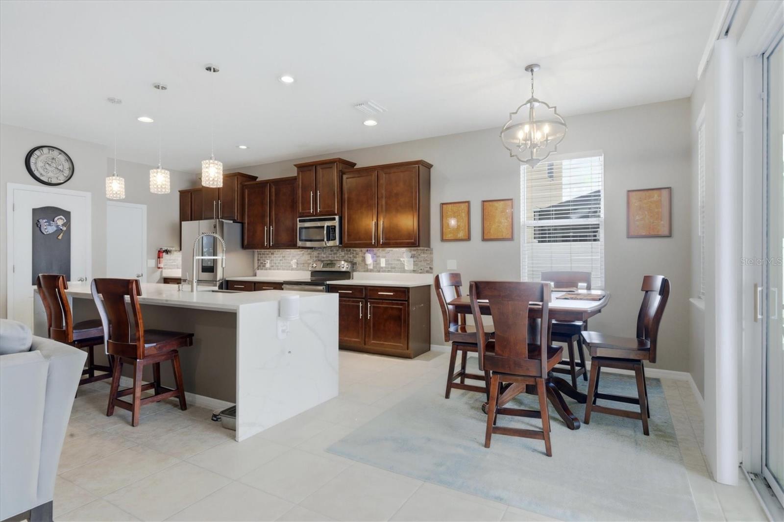 DEL TIERRA PH I - Residential