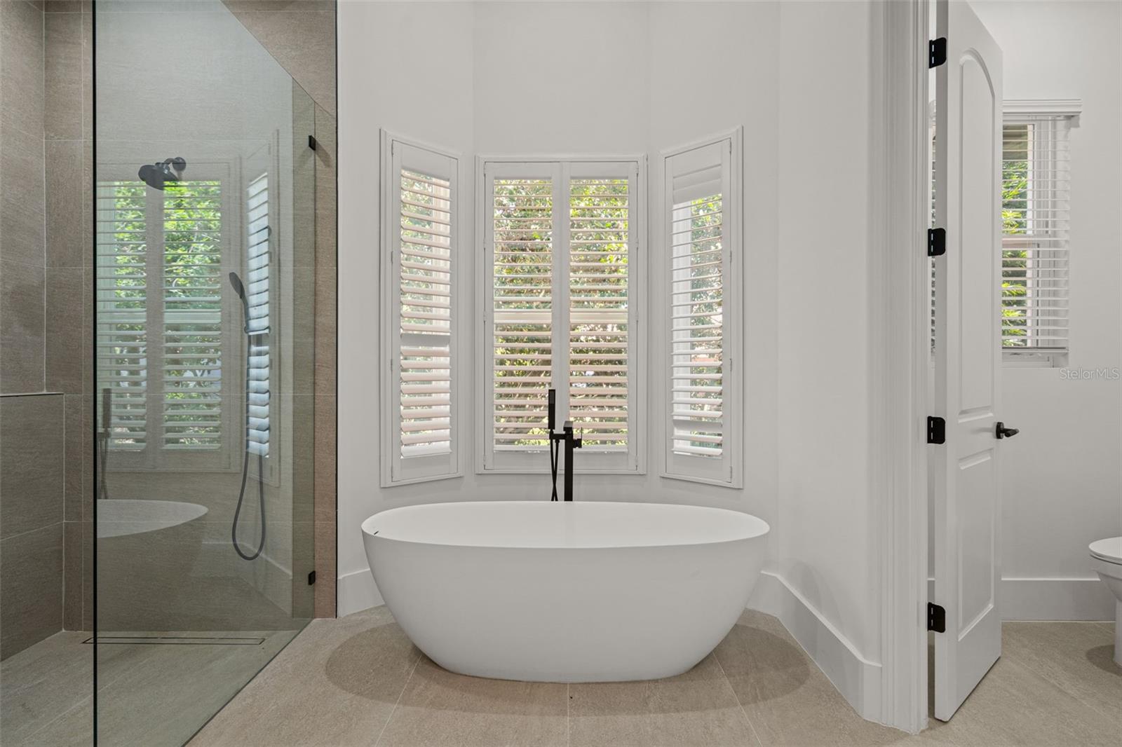 ISLES LAKE HANCOCK - Residential
