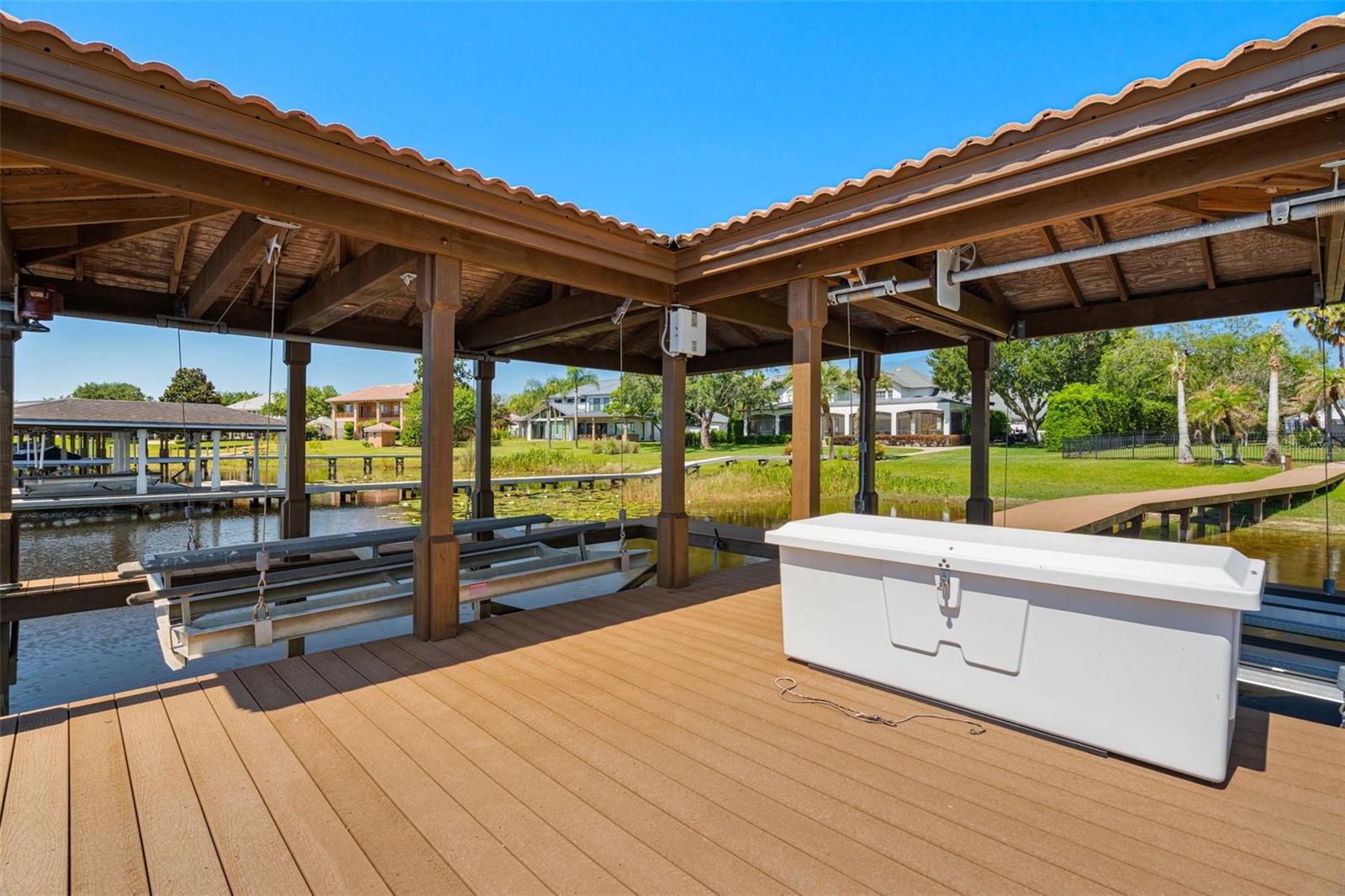 ISLES LAKE HANCOCK - Residential
