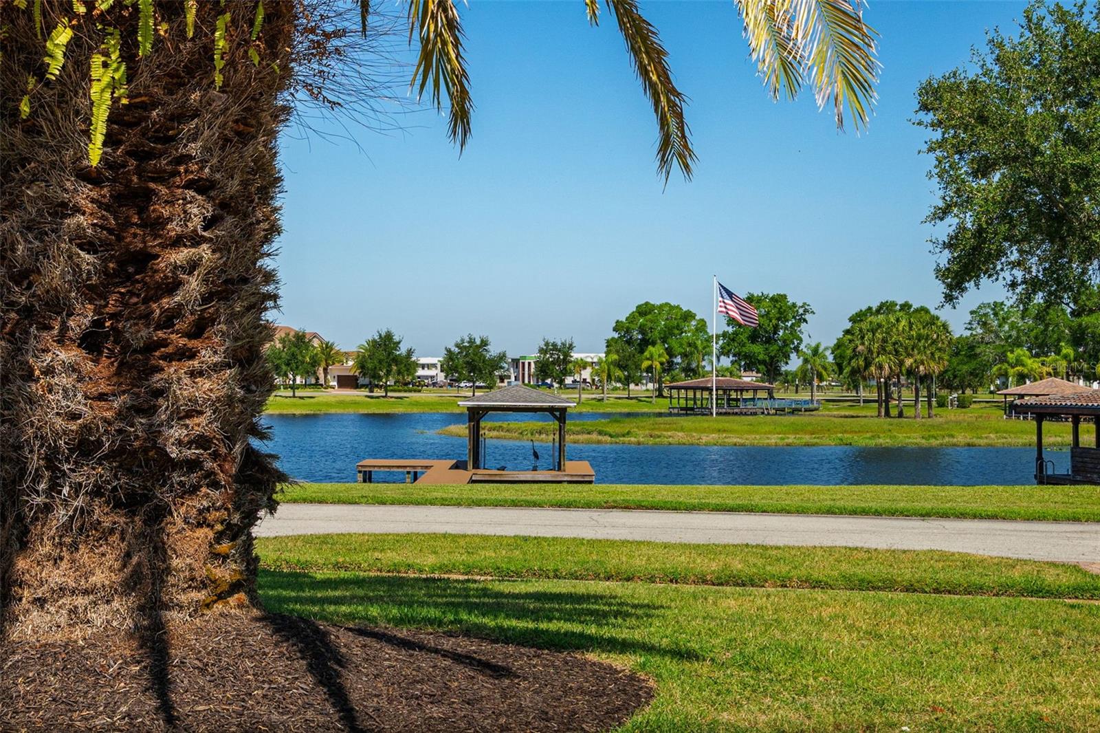 ISLES LAKE HANCOCK - Residential