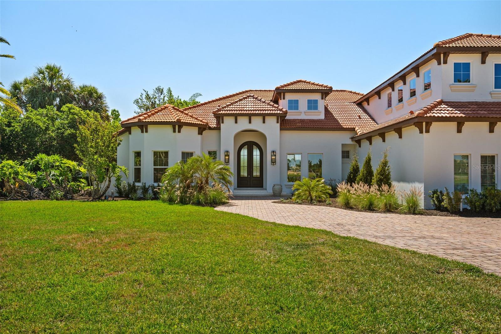 ISLES LAKE HANCOCK - Residential