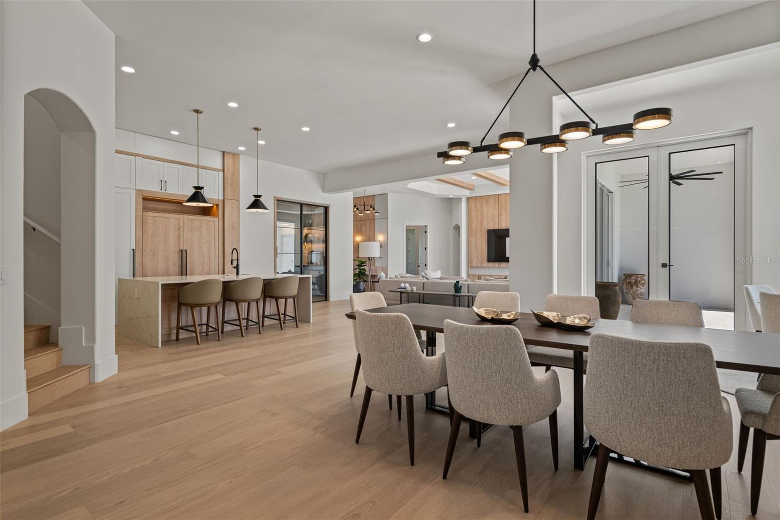 ISLES LAKE HANCOCK - Residential
