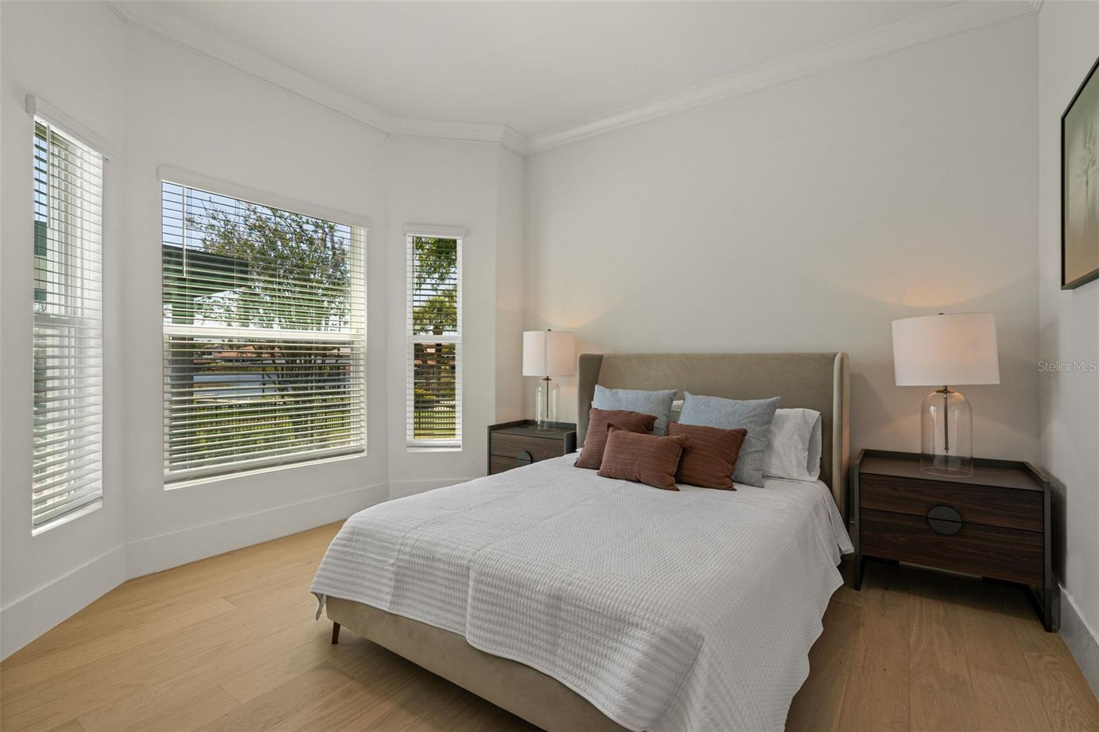 ISLES LAKE HANCOCK - Residential