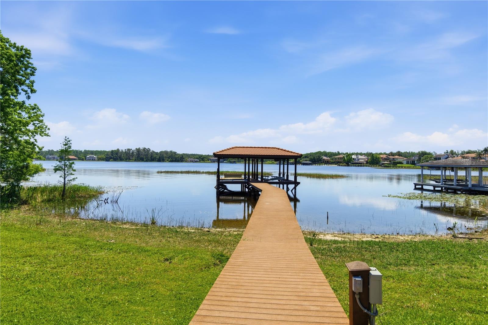 ISLES LAKE HANCOCK - Residential