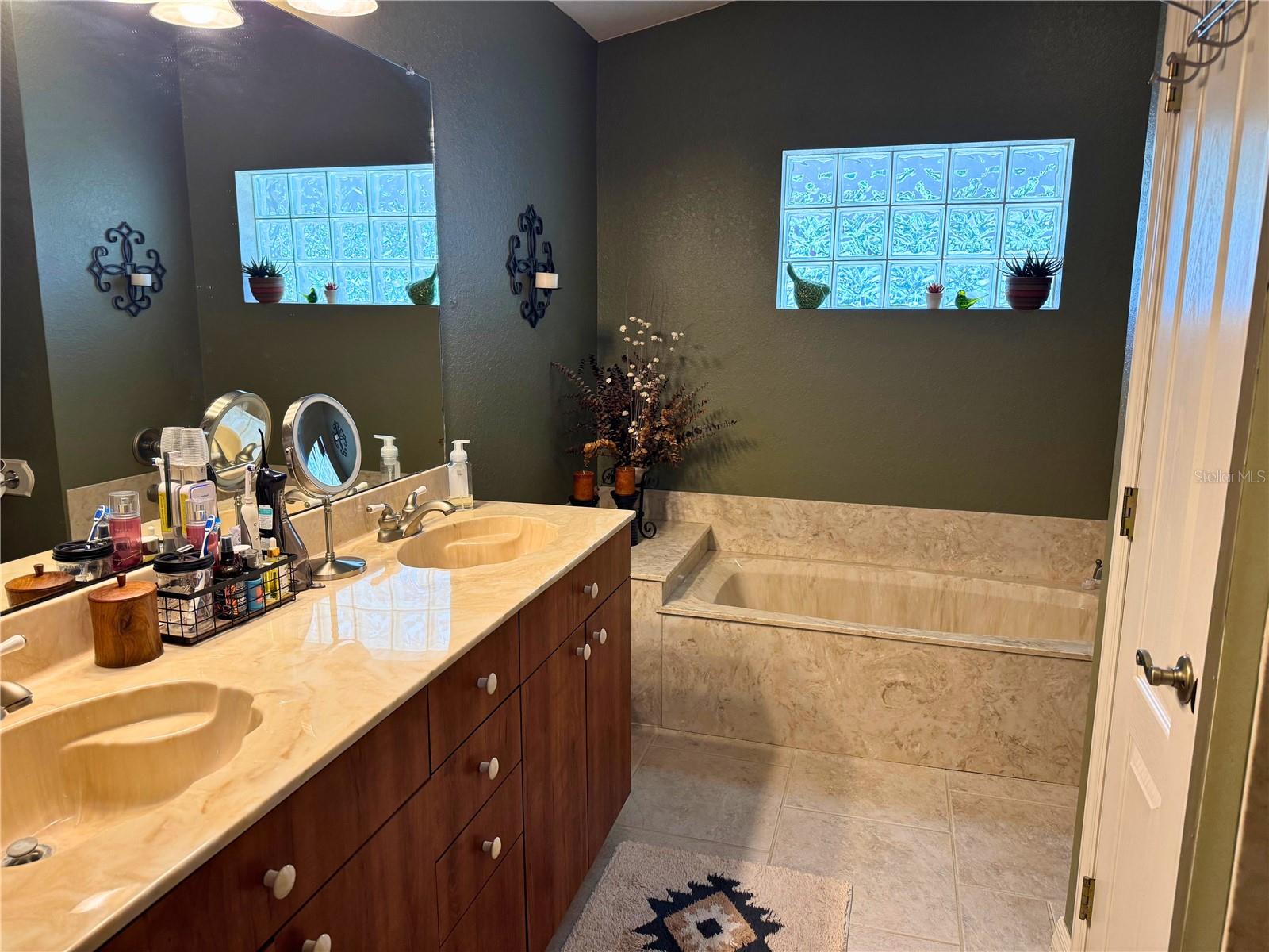 FLORIDONIA - Residential