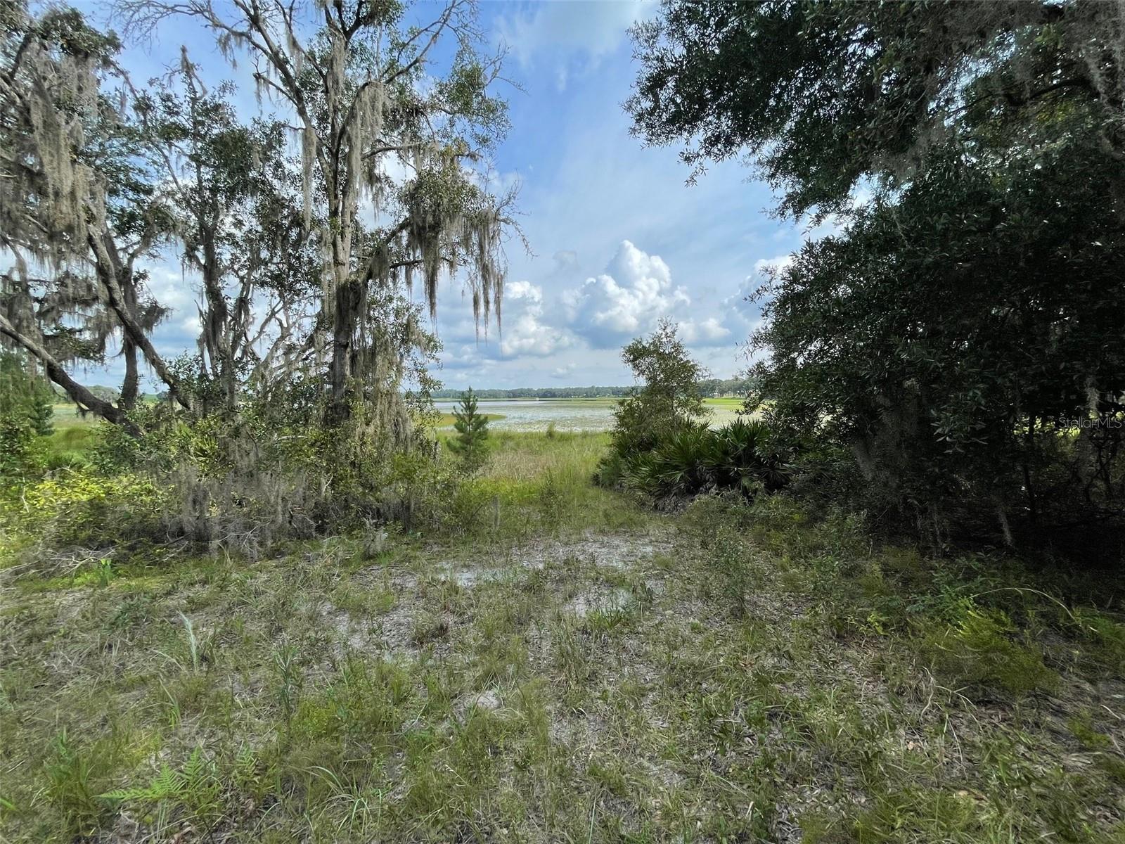 RAINBOW LAKES ESTATES - Land