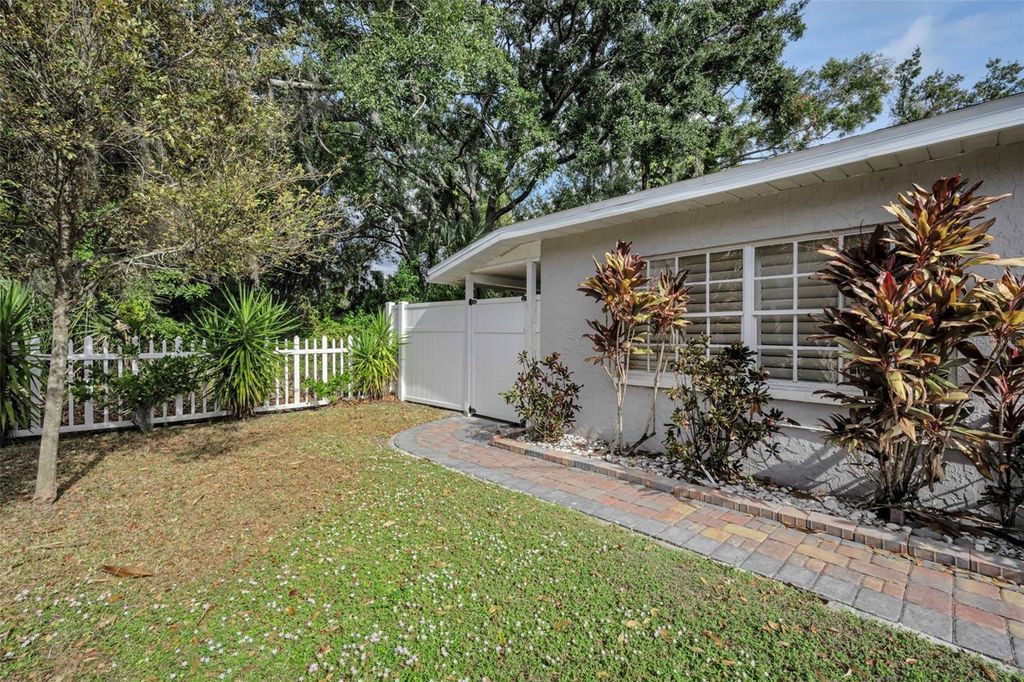 Photo of 5 N Hayes Road, Oldsmar, FL 34677 (MLS # TB8452954)