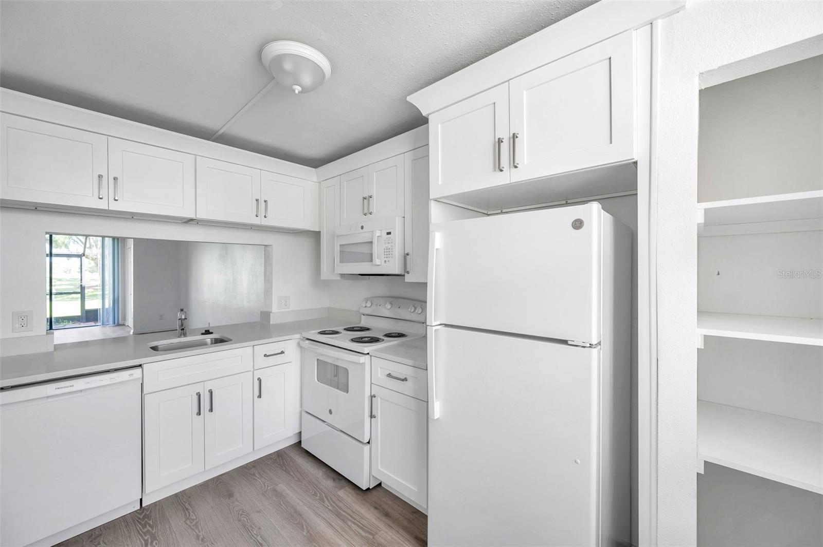 2049 SKIMMER COURT W 311