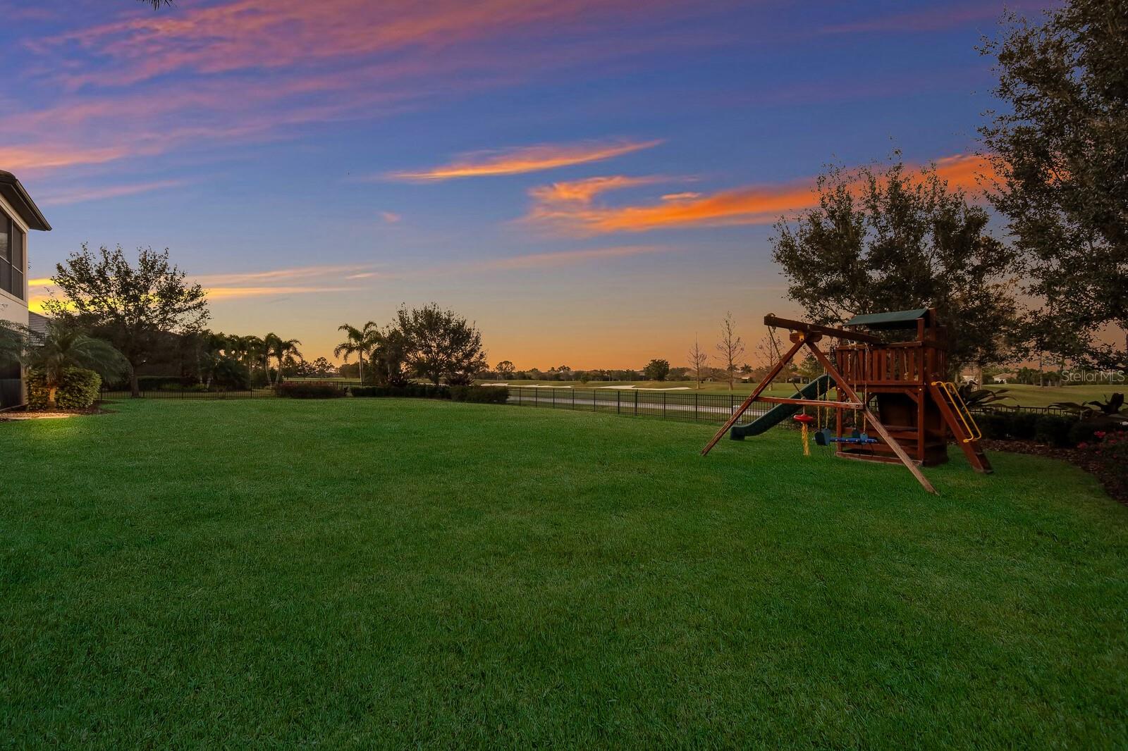 COUNTRY CLUB EAST - Residential