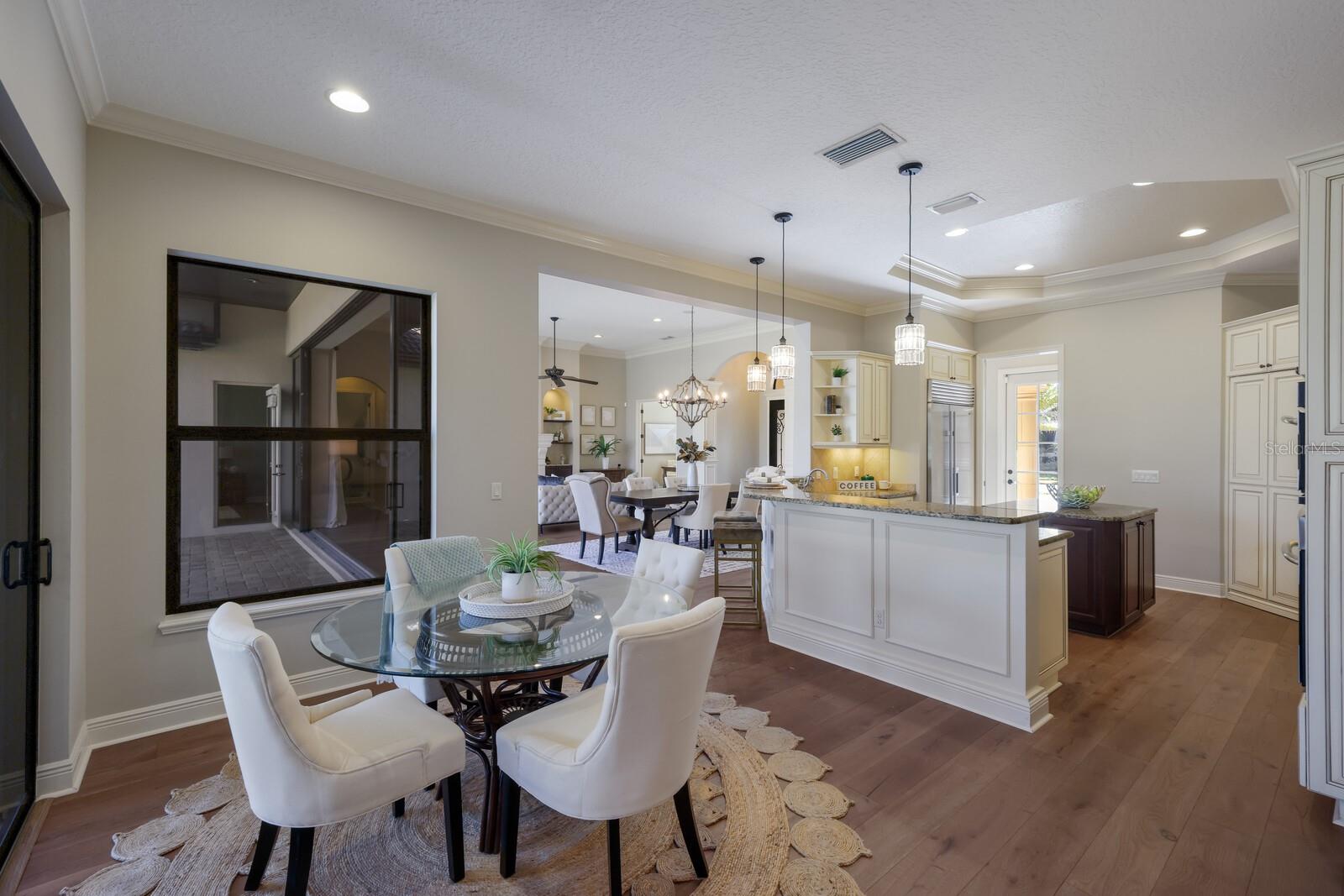 COUNTRY CLUB EAST - Residential