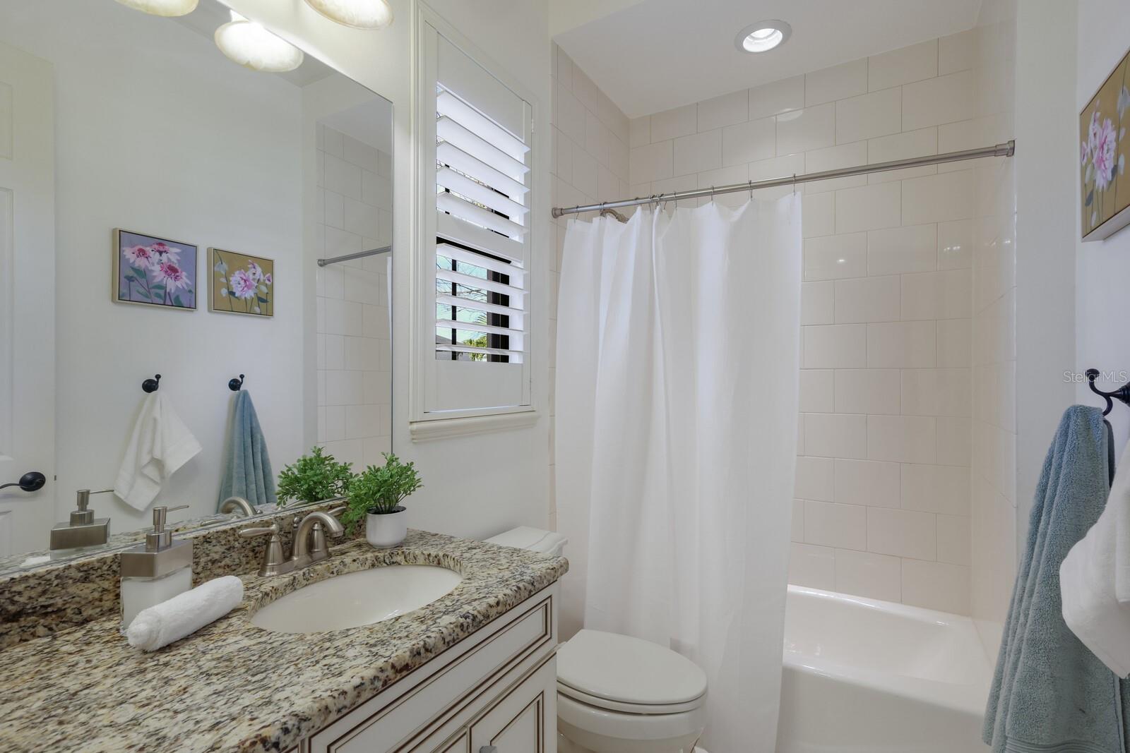 COUNTRY CLUB EAST - Residential