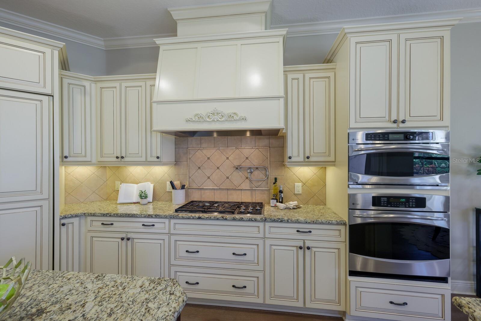 COUNTRY CLUB EAST - Residential