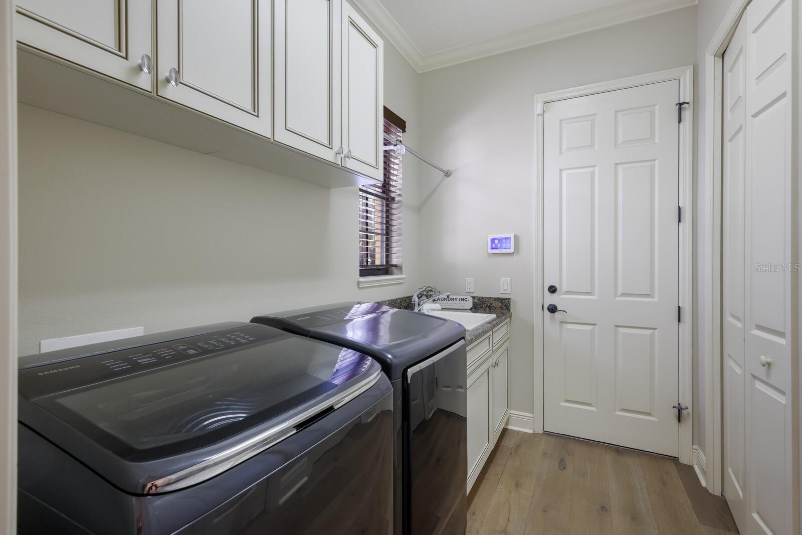 COUNTRY CLUB EAST - Residential