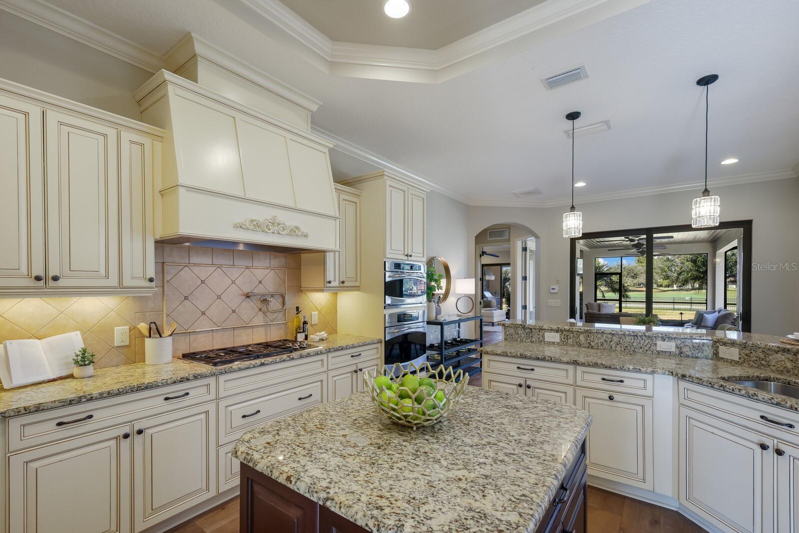 COUNTRY CLUB EAST - Residential