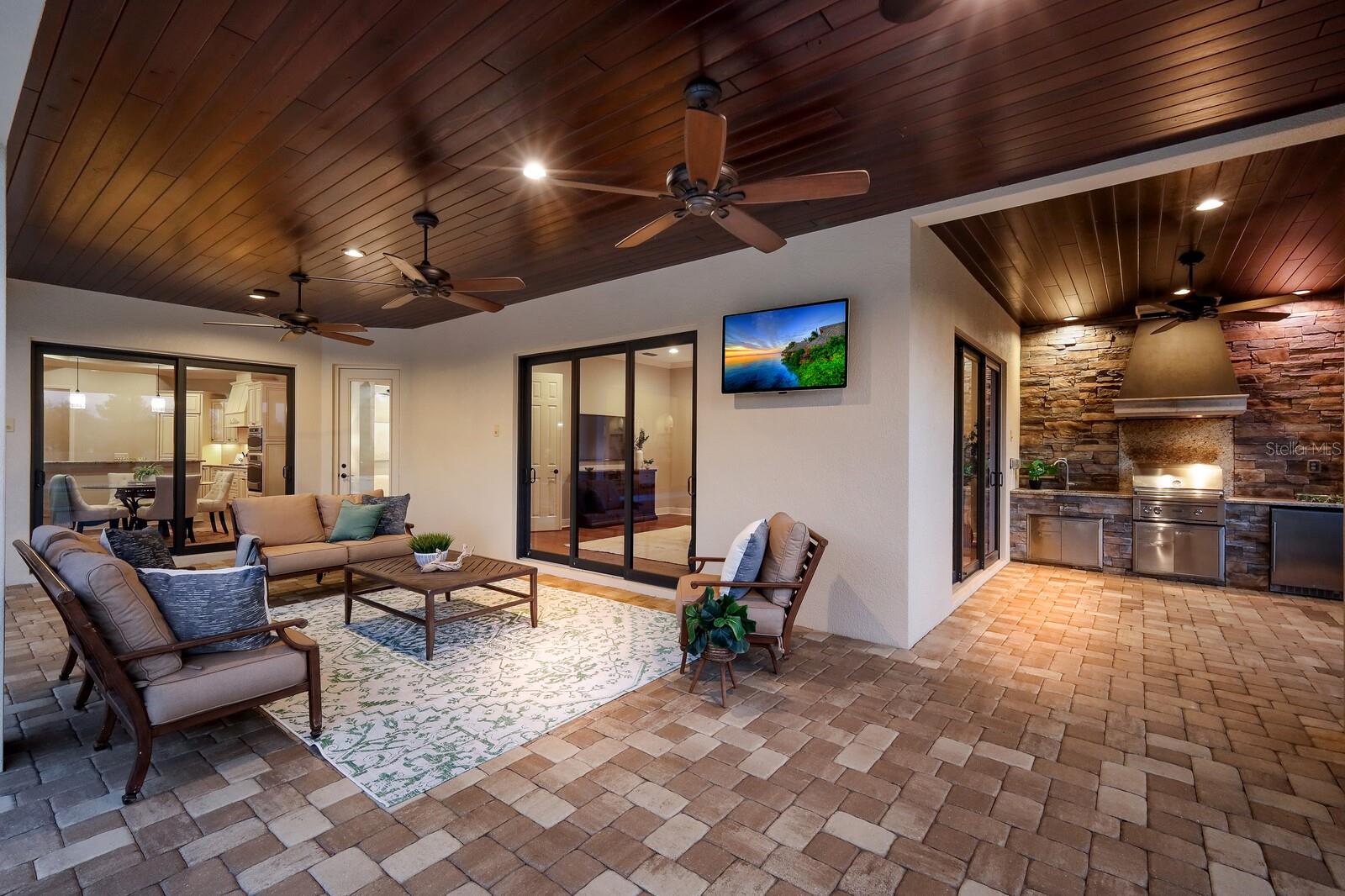 COUNTRY CLUB EAST - Residential