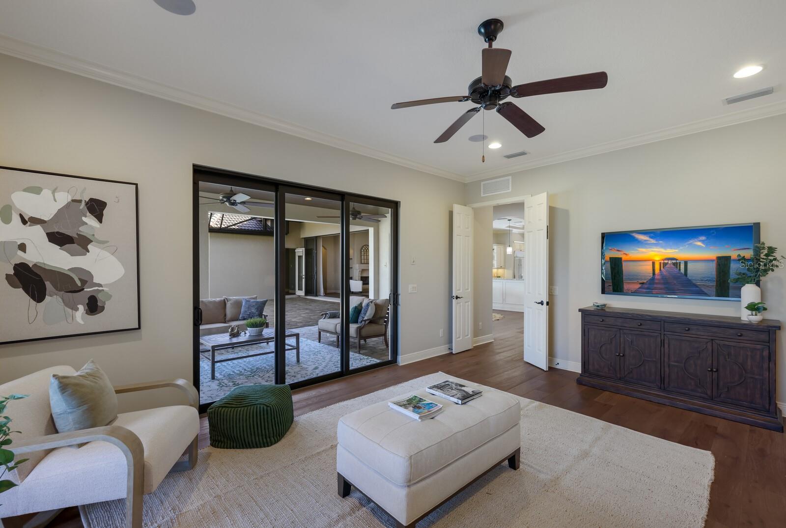 COUNTRY CLUB EAST - Residential