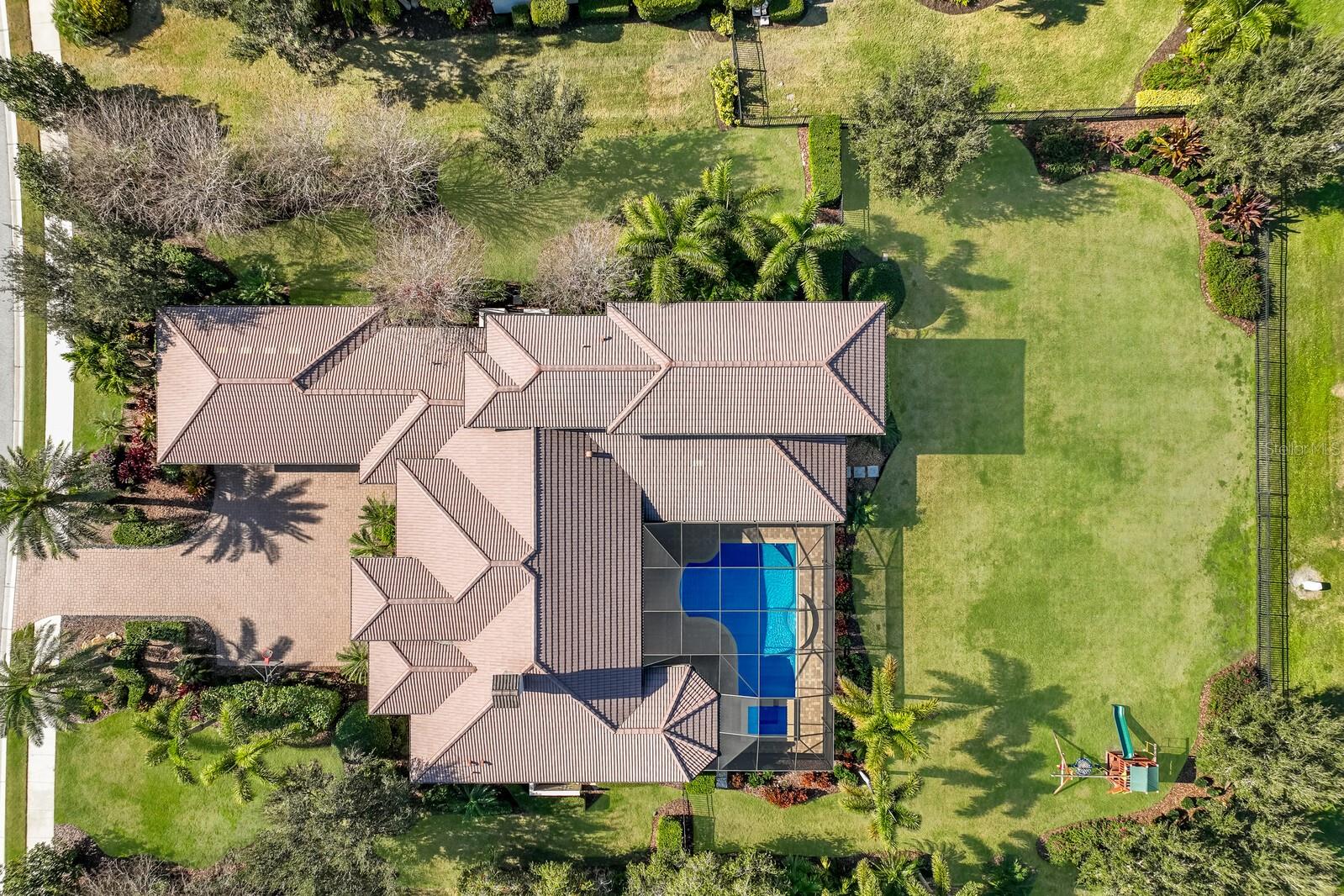 COUNTRY CLUB EAST - Residential