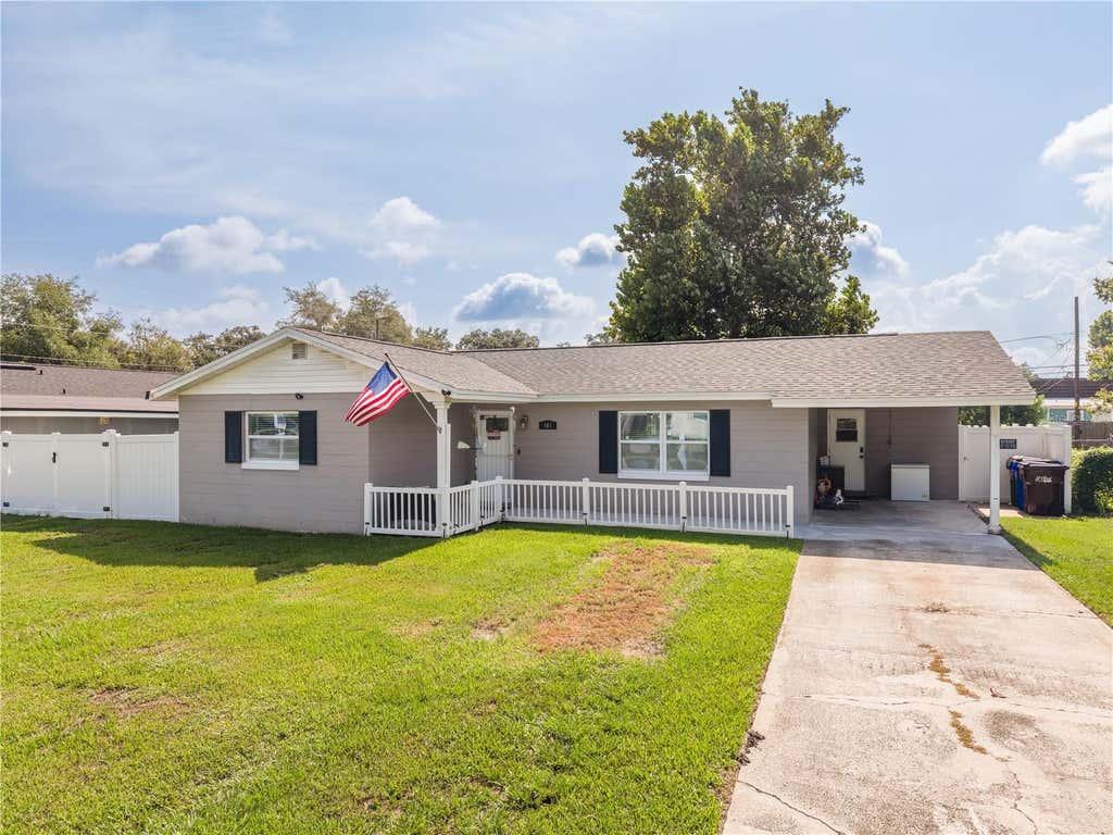 Photo of 407 Tennessee Avenue, Saint Cloud, FL 34769 (MLS # S5154832)
