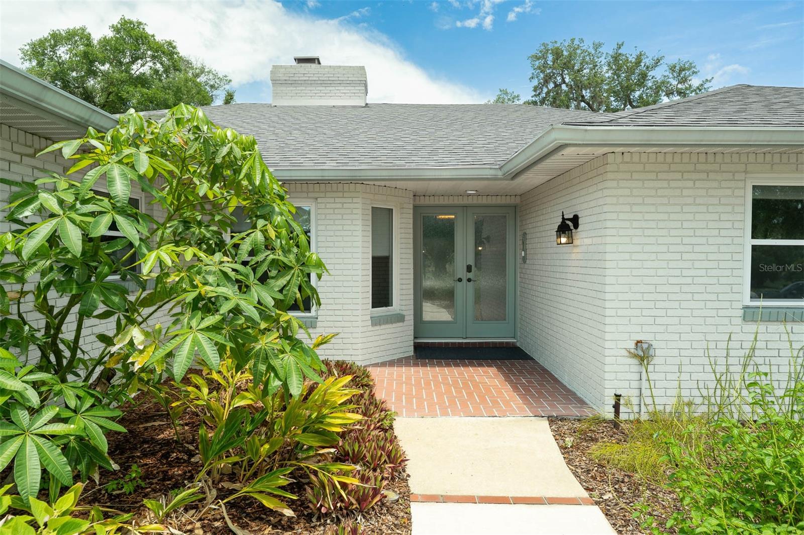 111 WOODSTREAM CT COURT