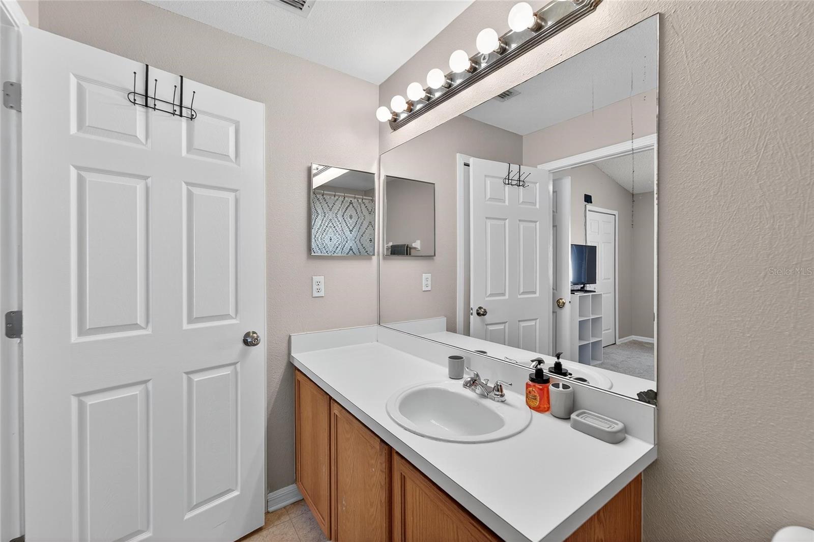 SUMMERFIELD VILLG 1 TRCT 29 - Residential Lease