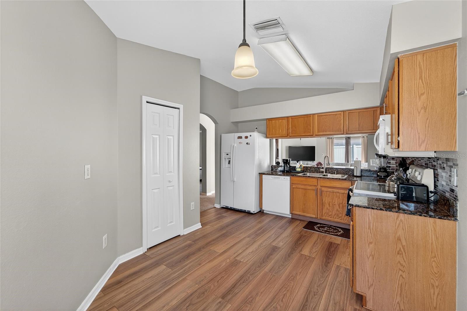 SUMMERFIELD VILLG 1 TRCT 29 - Residential Lease