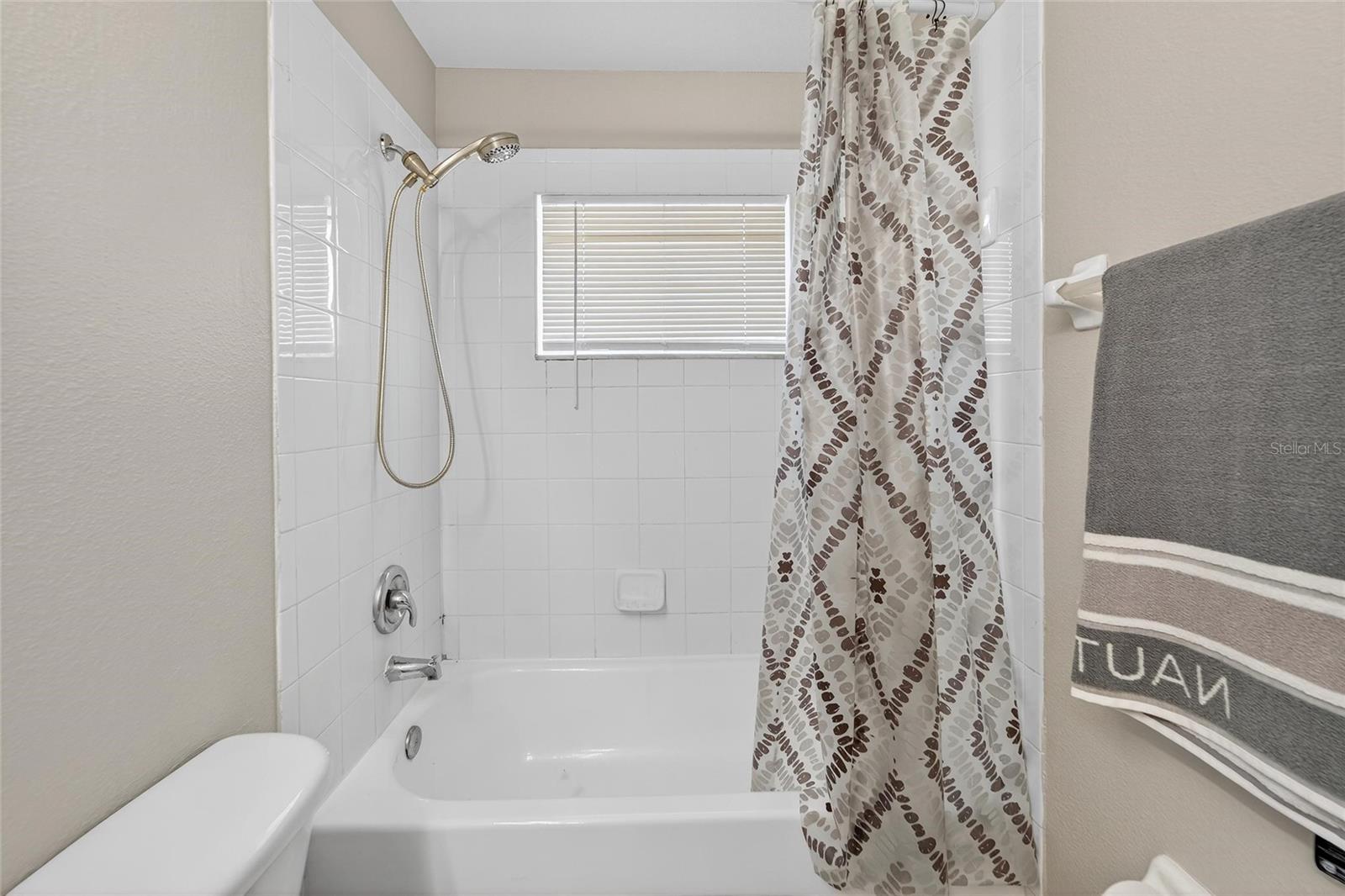 SUMMERFIELD VILLG 1 TRCT 29 - Residential Lease