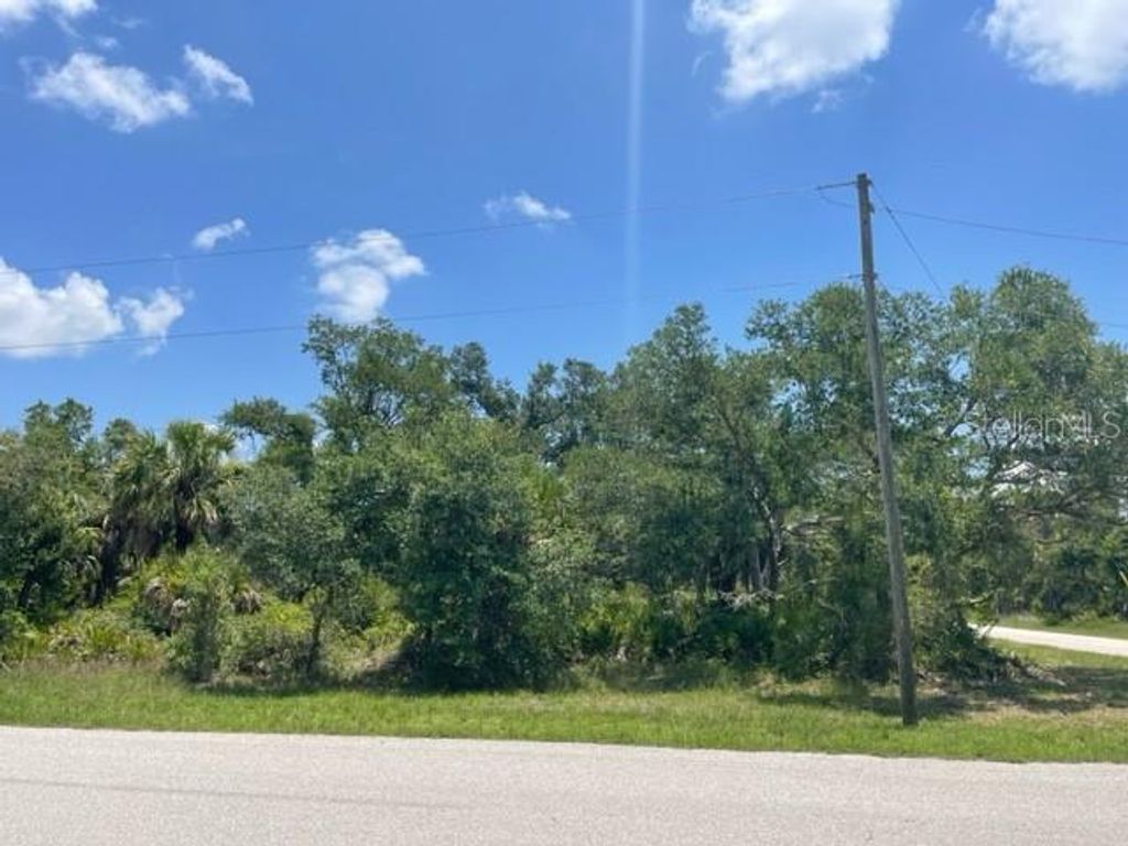 Photo of 17130 Alvin Avenue, Port Charlotte, FL 33948 (MLS # N6133621)