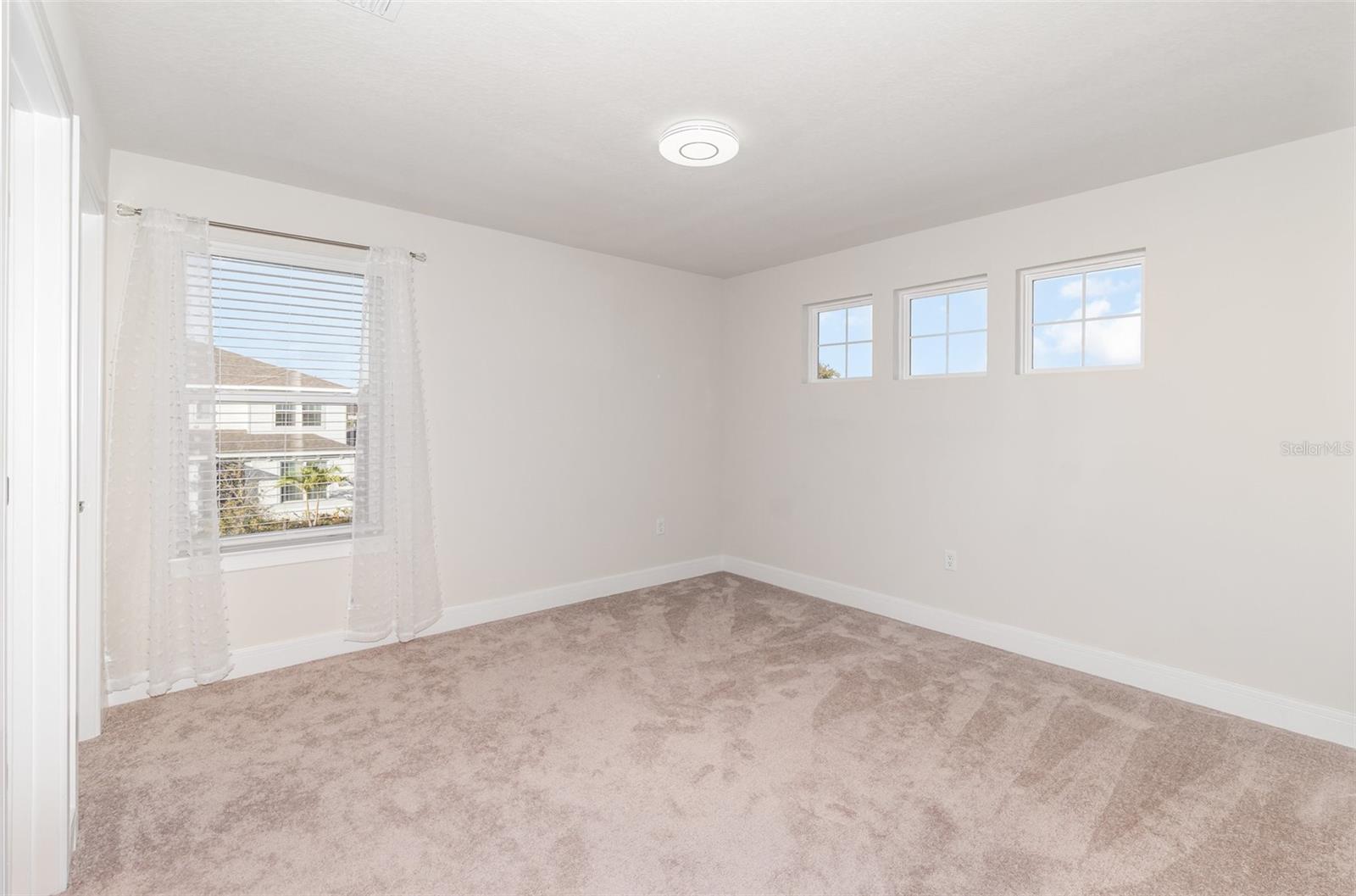 SAVANNAH PALMS - Residential