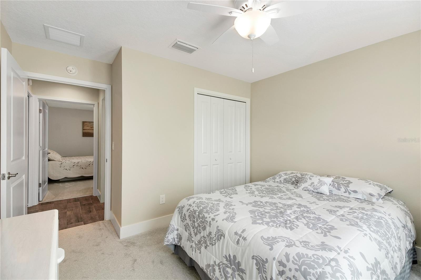 OXFORD OAKS - Residential