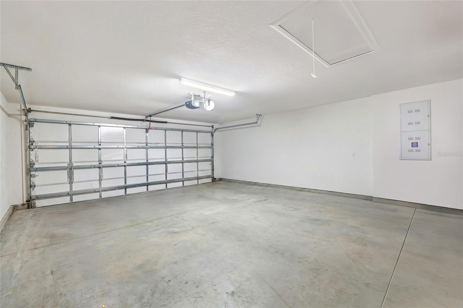 OXFORD OAKS - Residential