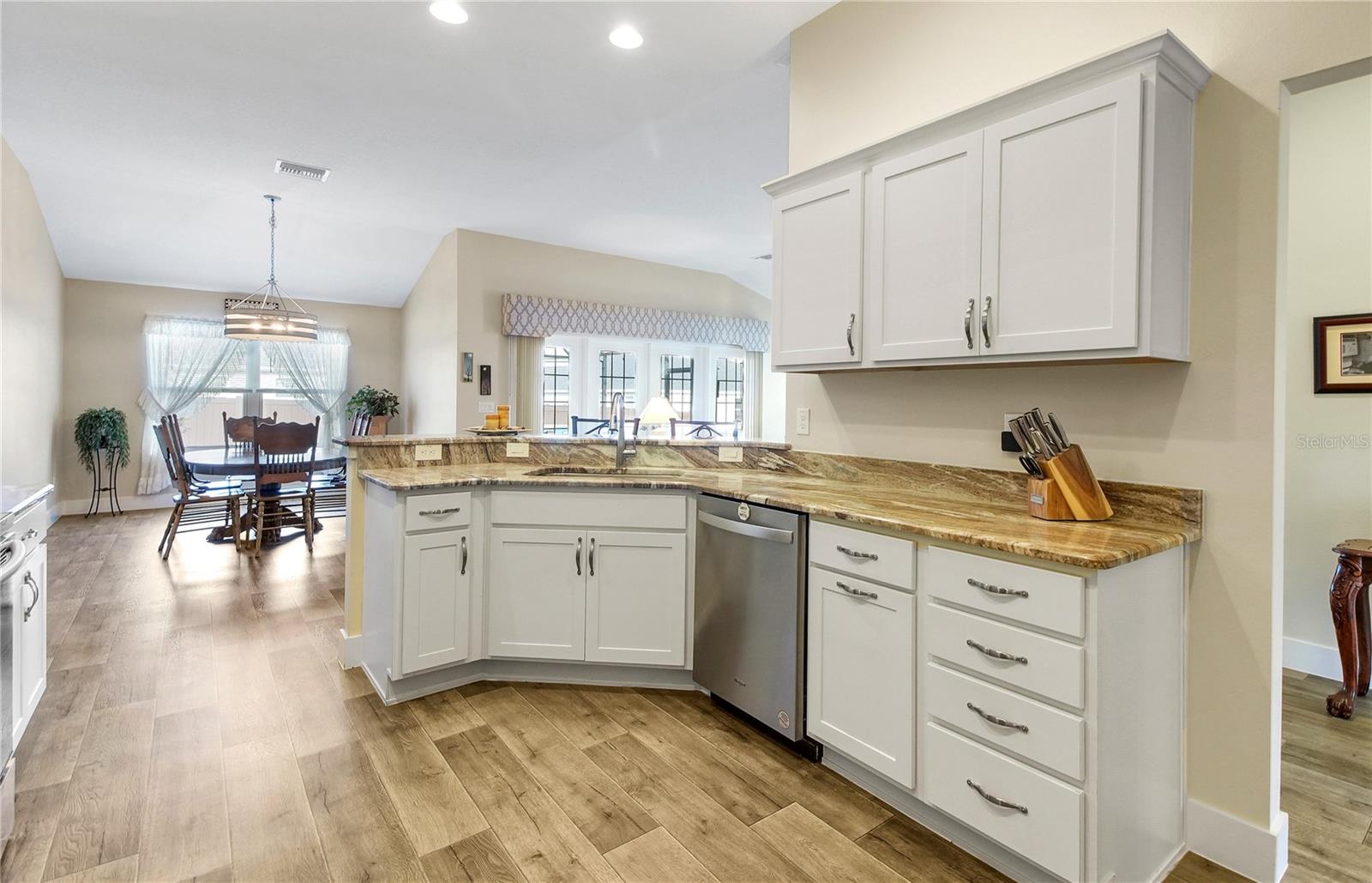 OXFORD OAKS - Residential